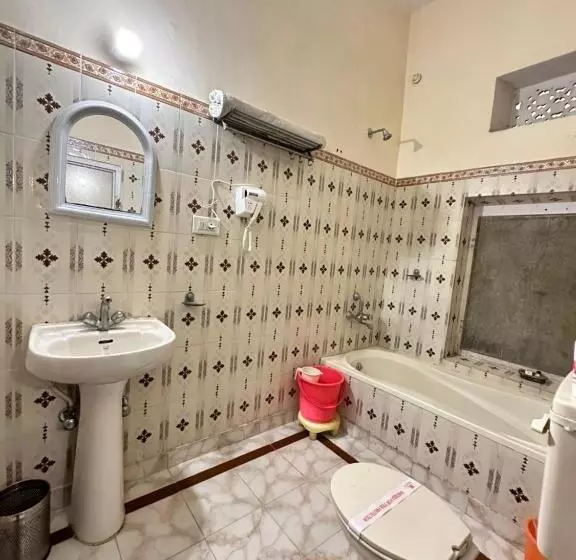 هتل Rawla Mrignayani Palace