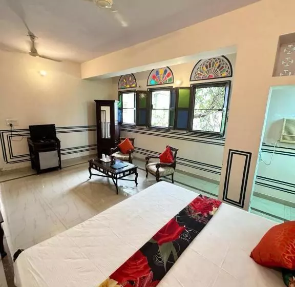 هتل Rawla Mrignayani Palace