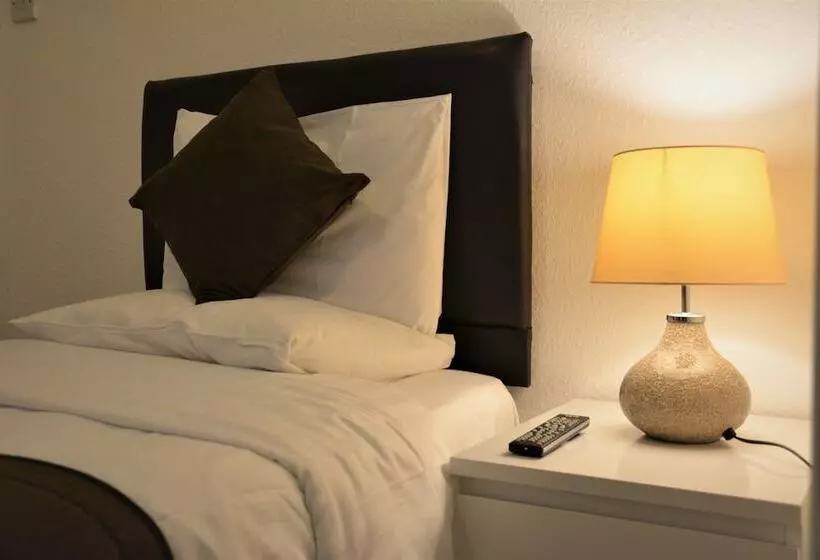 Pansiyon Crown Lodge Guest House