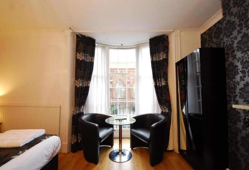 بنسيون Four Seasons Guest House