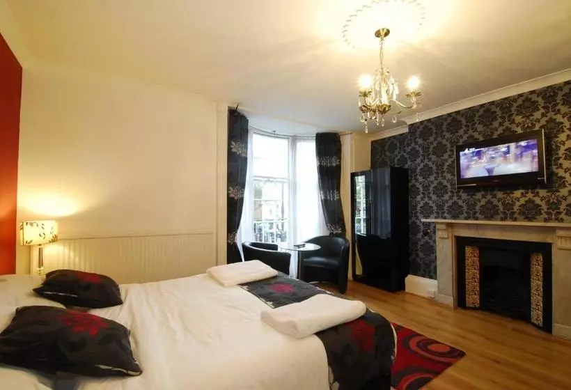 Pensão Four Seasons Guest House