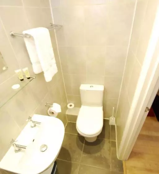 Pensão Four Seasons Guest House