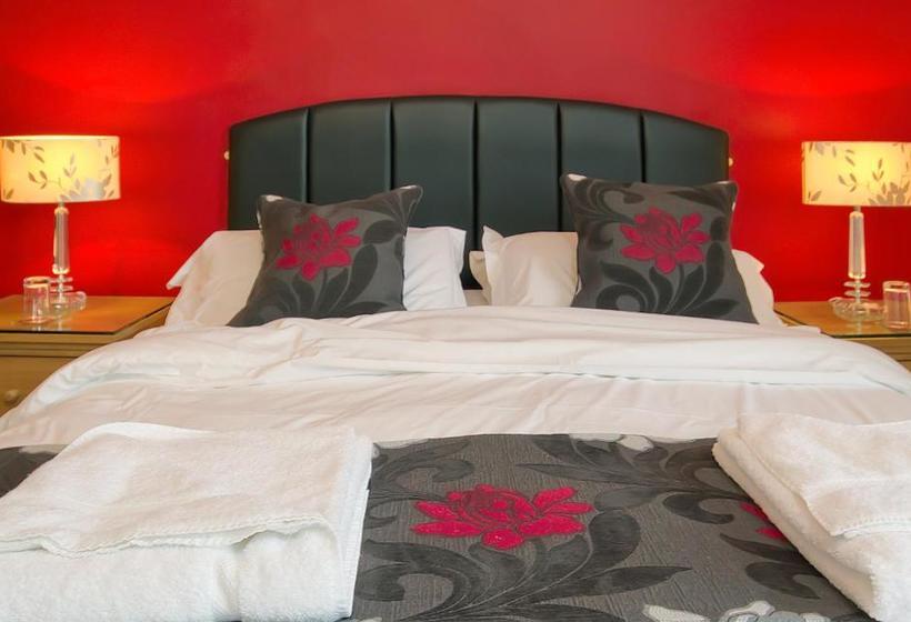 بنسيون Four Seasons Guest House