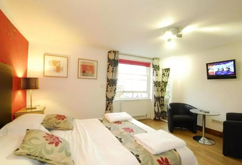 Pensão Four Seasons Guest House