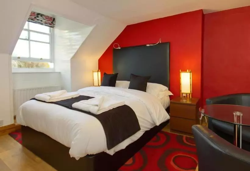 Pensão Four Seasons Guest House