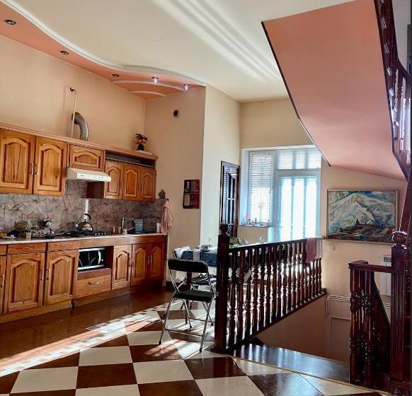 پانسیون Doctor S House