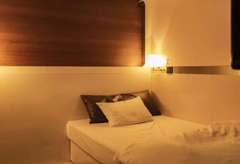 カプセルホテル First Cabin Haneda Terminal 1
