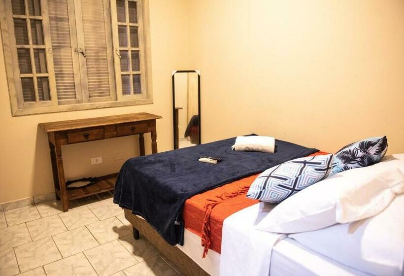 هتل Pousada Casa Rosada Ilhabela