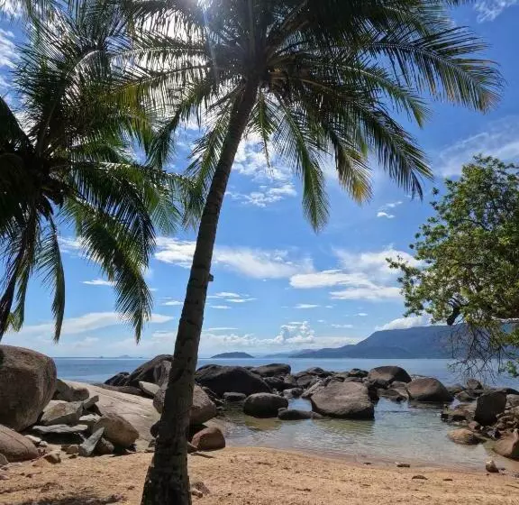 هتل Pousada Casa Rosada Ilhabela