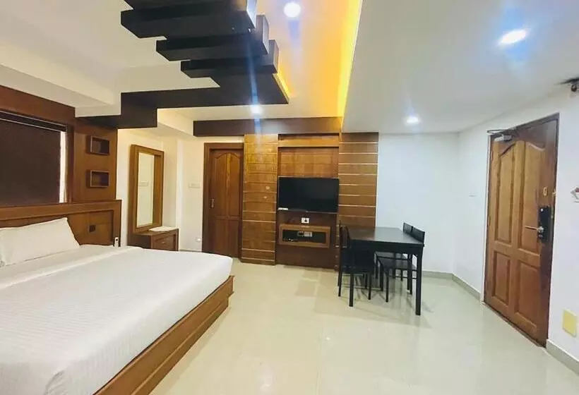 ホテル Auhtel Kannur