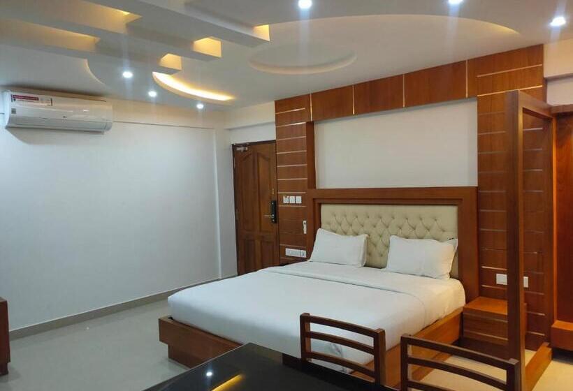 호텔 Auhtel Kannur