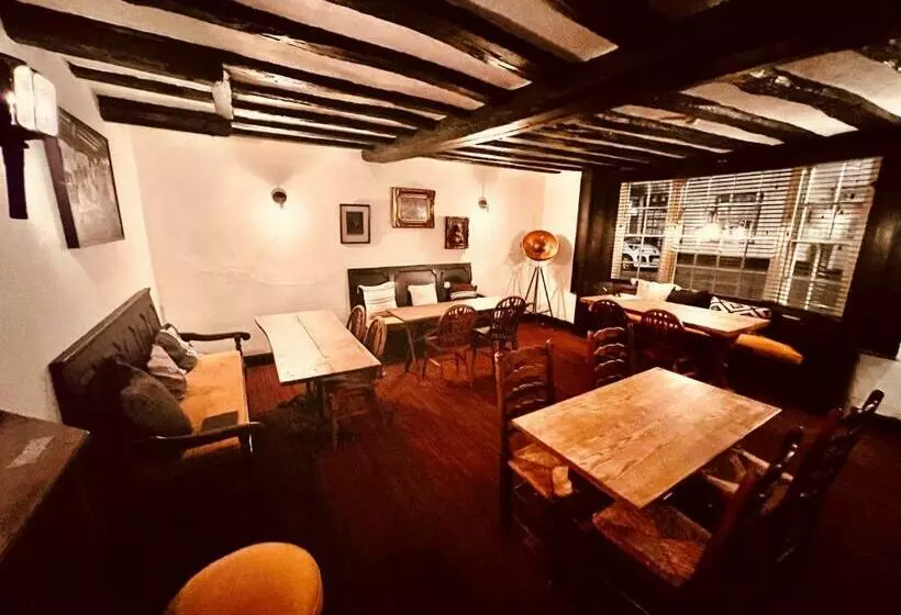 Hotelli George & Dragon