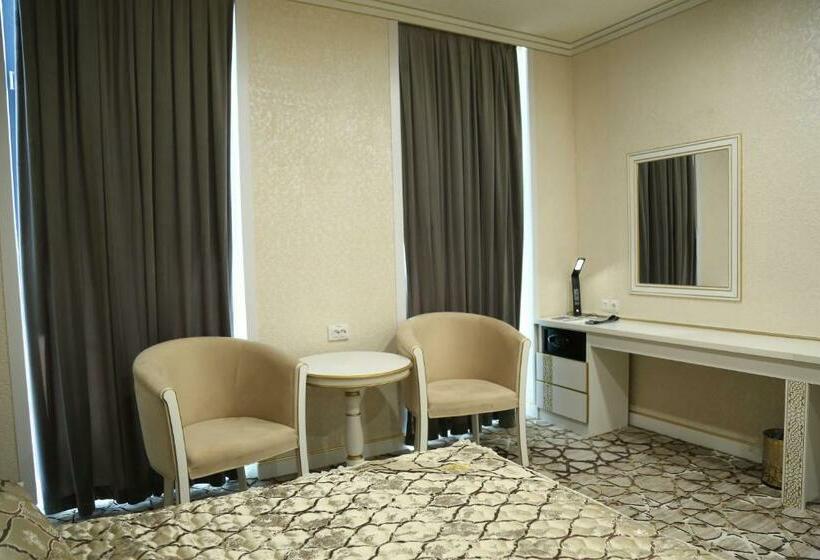 ホテル Turon City Plaza