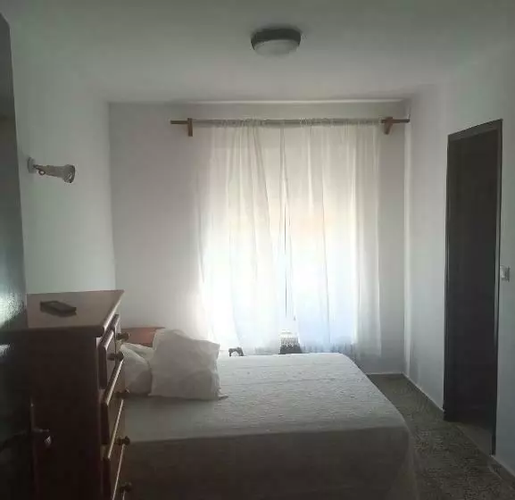 ペンション Hostal Restaurante El Burguiyo