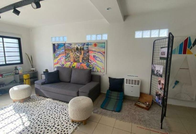 Ahakthanemun Hostel Habitaciones Compartidas Y Privadas