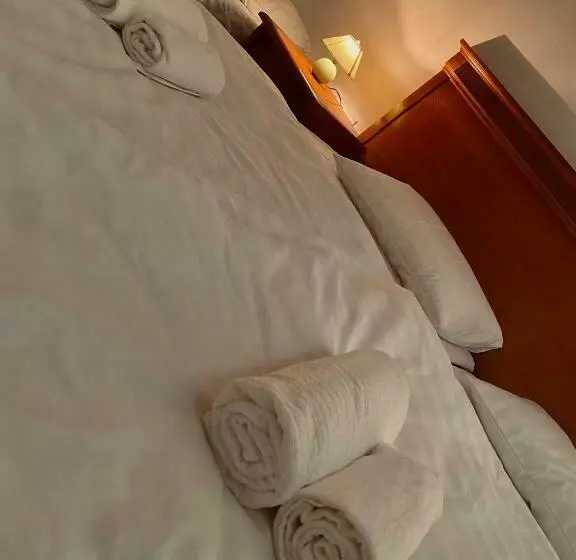 Aamiaismajoitus (B&B) Füredi Panzió