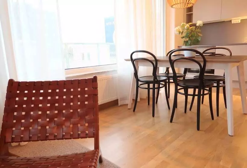 Luxury Business 2 Rooms Apartment By City Living   Umami