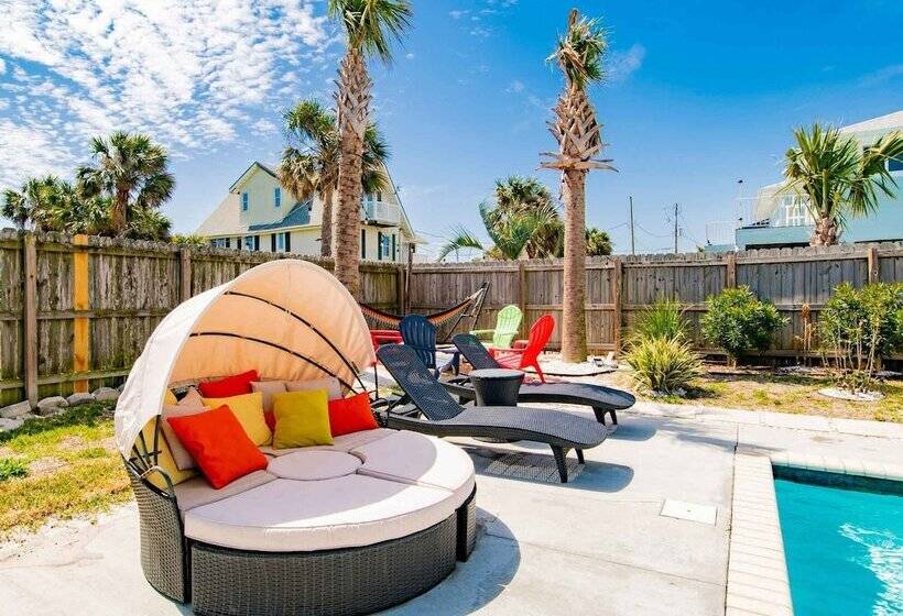 Cozy Beach Bungalow With A Heated Pool