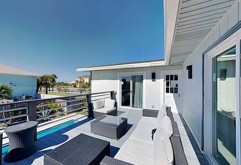 Cozy Beach Bungalow With A Heated Pool