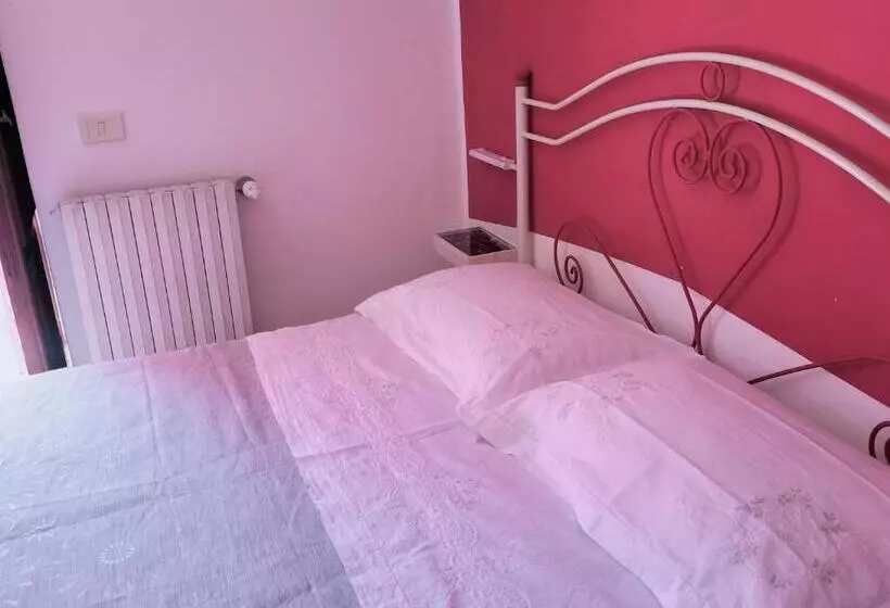 Hotelli Agriturismo Raggio Di Sole Nonna Giovina