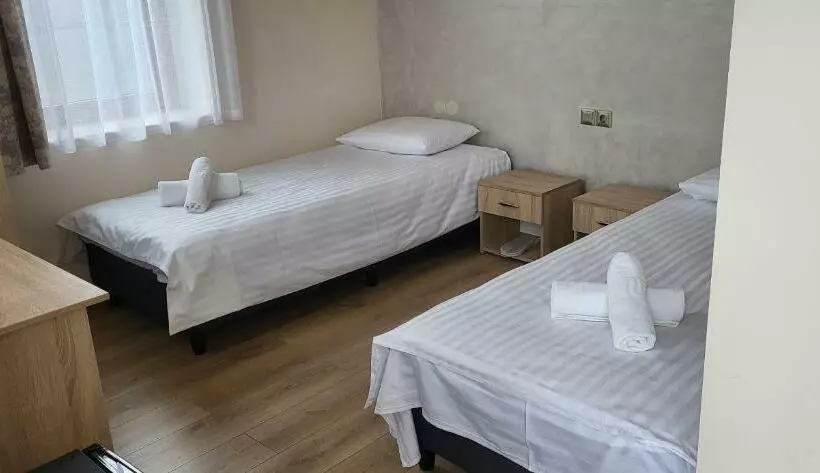 هتل Hanul Huniazilor