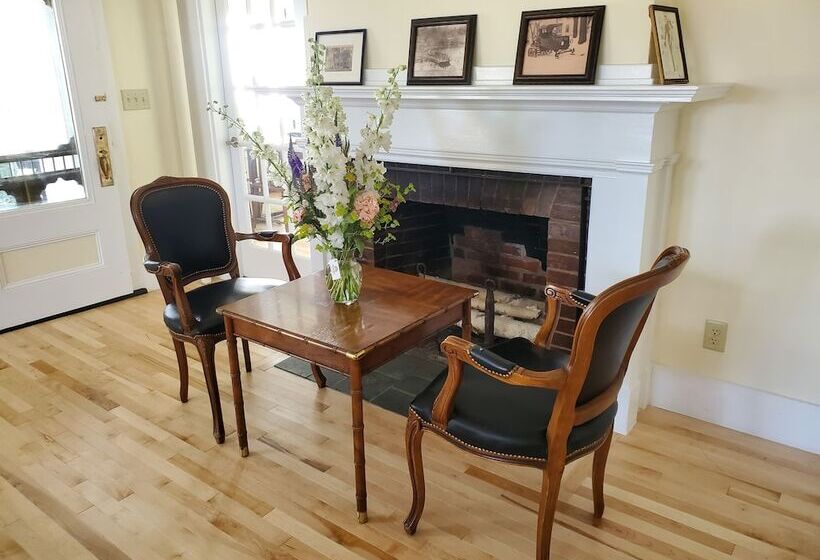 旅馆 The Cornish Inn