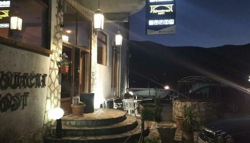 تختخواب و صبحانه Mostrooms