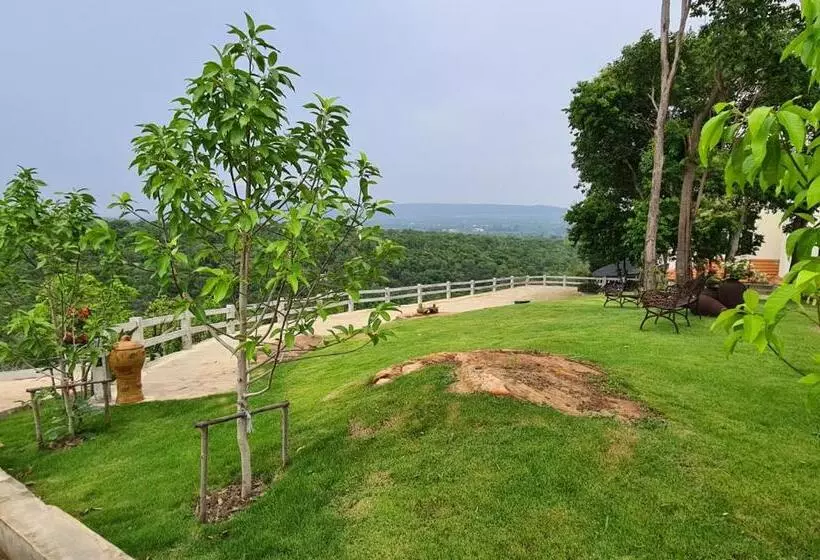 Channgarm Mountain View Resort จันทน์งาม เมาท์เท่นวิว รีสอร์ท