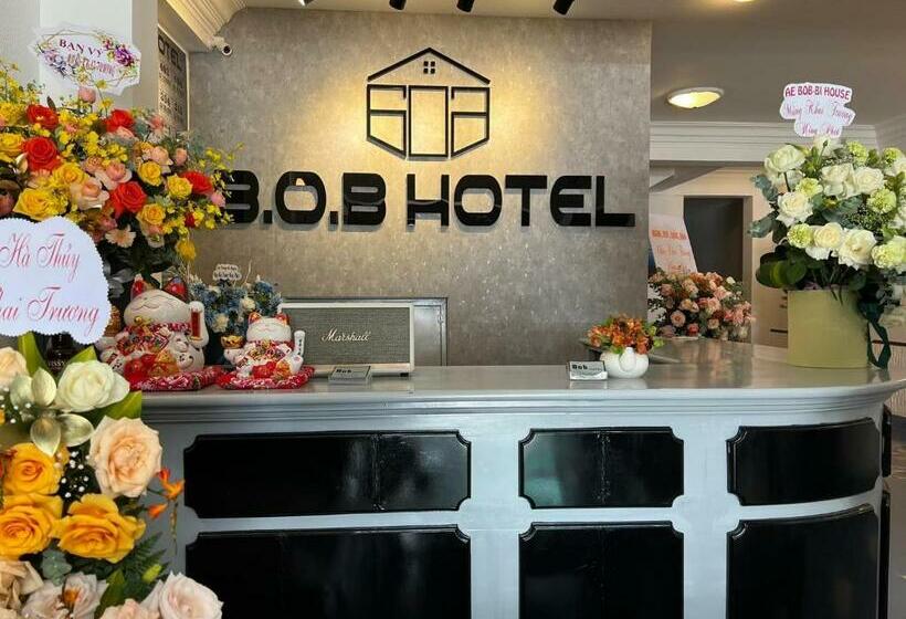 هتل Bob