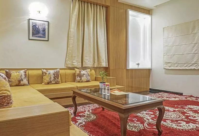 Hotelli Treebo The Utsav, Nashik