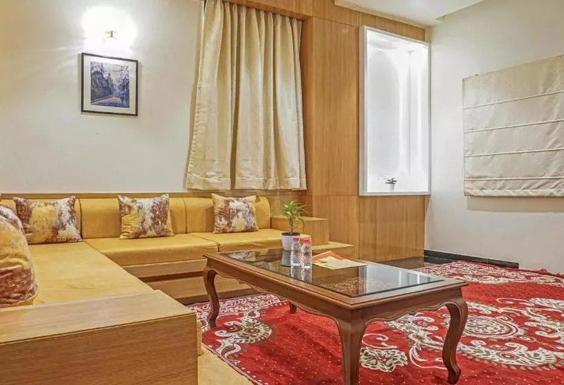 Hotelli Treebo The Utsav, Nashik