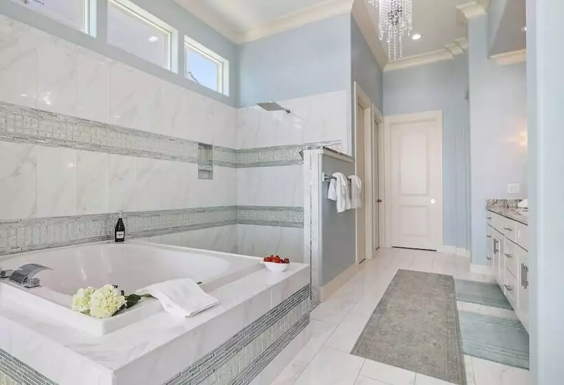 Mural Manor On Ponce