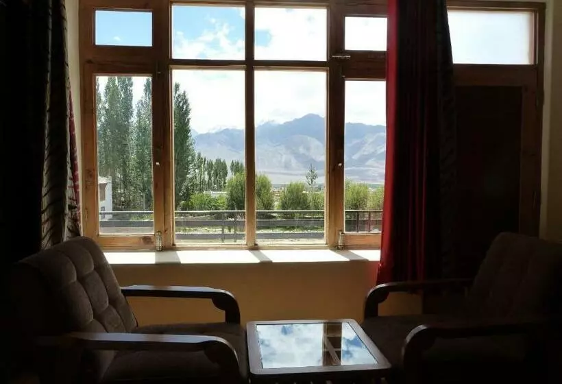پانسیون Orion Home