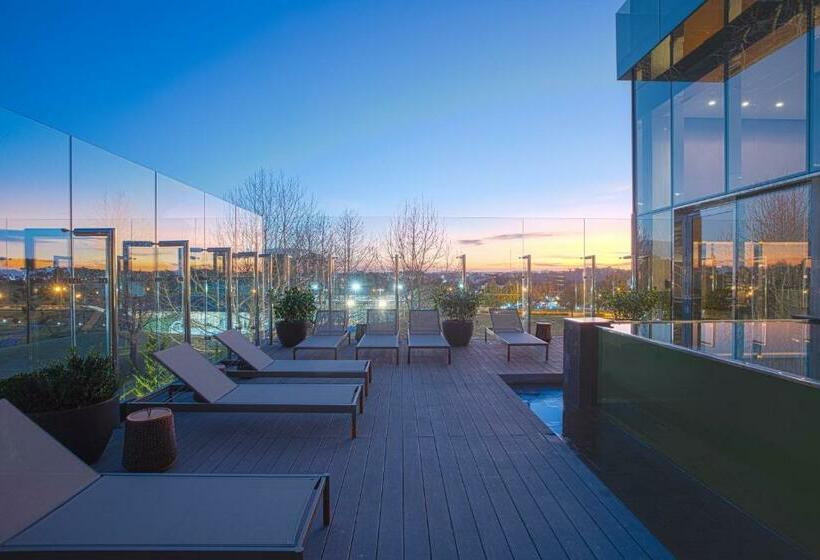 Suryaa Hotel Pinhais, Curio Collection By Hilton