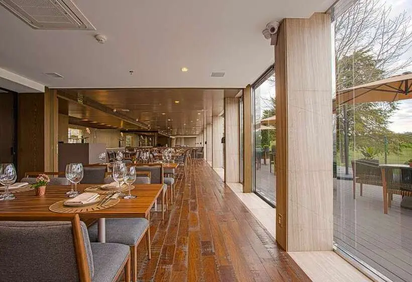 Suryaa Hotel Pinhais, Curio Collection By Hilton