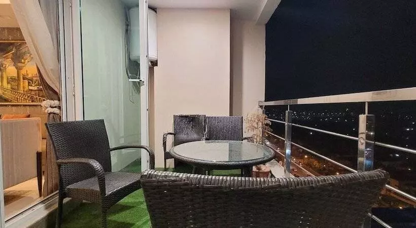 هتل Goldcrest Luxury Apartments