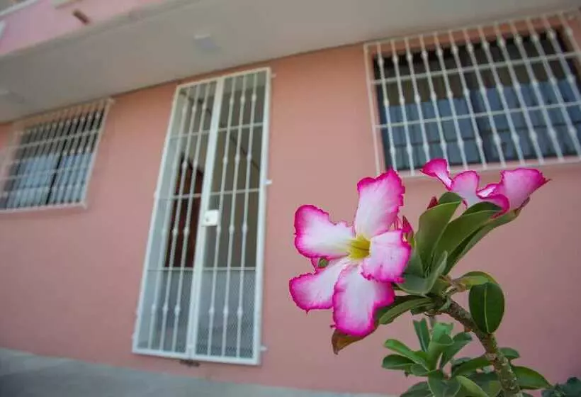 هتل Posada La Entrega