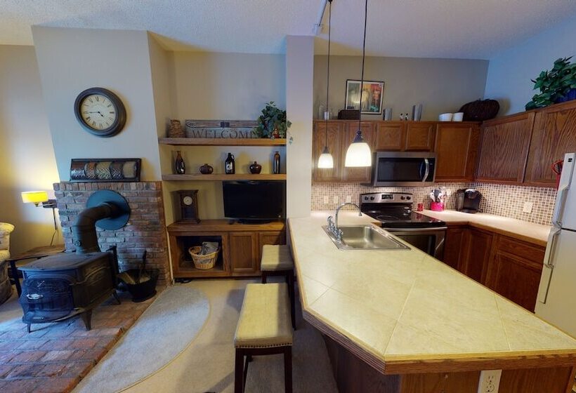 Wintergreen 106 Cozy And Peaceful Condo, Conveniently Located Between Killington And Pittsfield 1