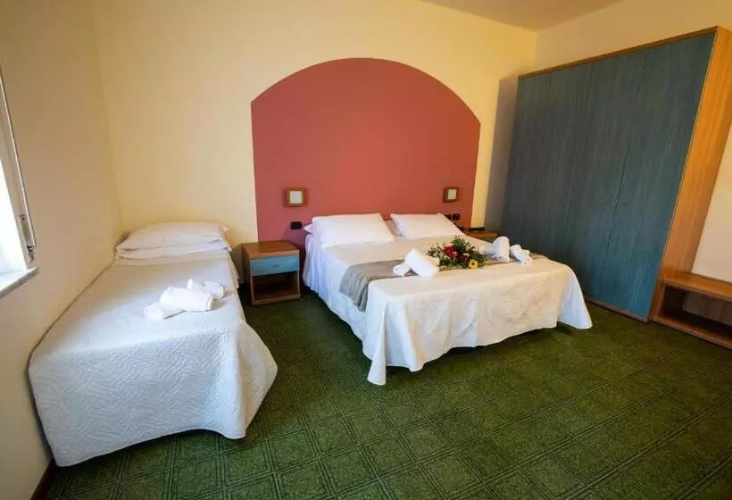 ホテル Xxv Aprile Casa Per Ferie