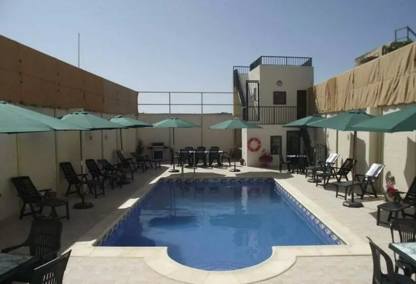 پانسیون Qronfli Holiday Accommodation