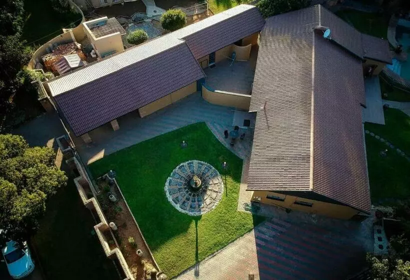 ベッドアンドブレックファースト Goldfields Gardens Guesthouse