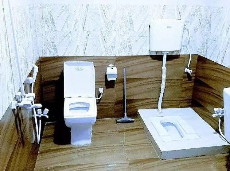 هتل Galaxy Inn Near Karachi Airport & Aga Khan Hospital