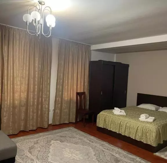 ペンション Casa Voronet