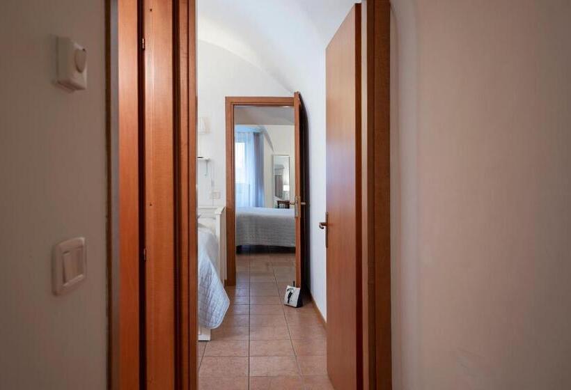 پانسیون Casa Vèra Camelia Apartment