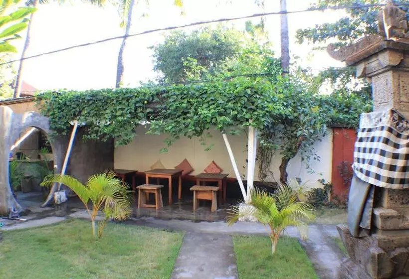 Black Sand Hostel Amed