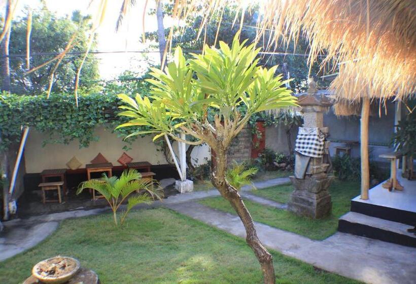 Black Sand Hostel Amed