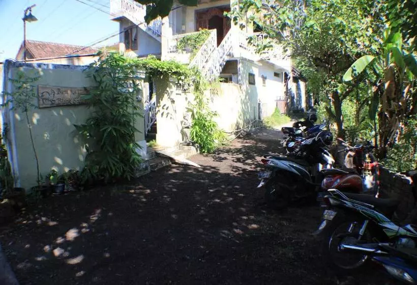 Black Sand Hostel Amed