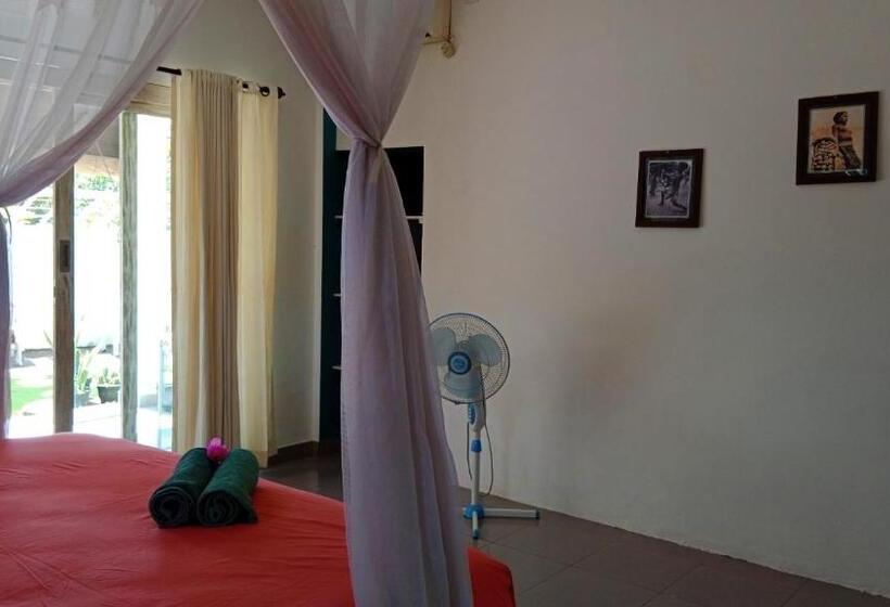 Black Sand Hostel Amed