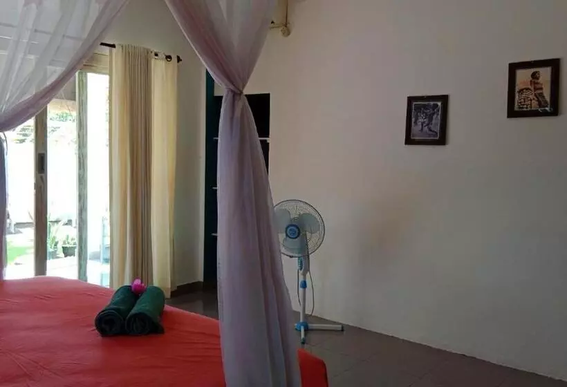 Black Sand Hostel Amed