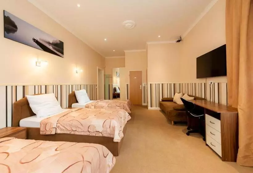 تختخواب و صبحانه Pension Dahlem